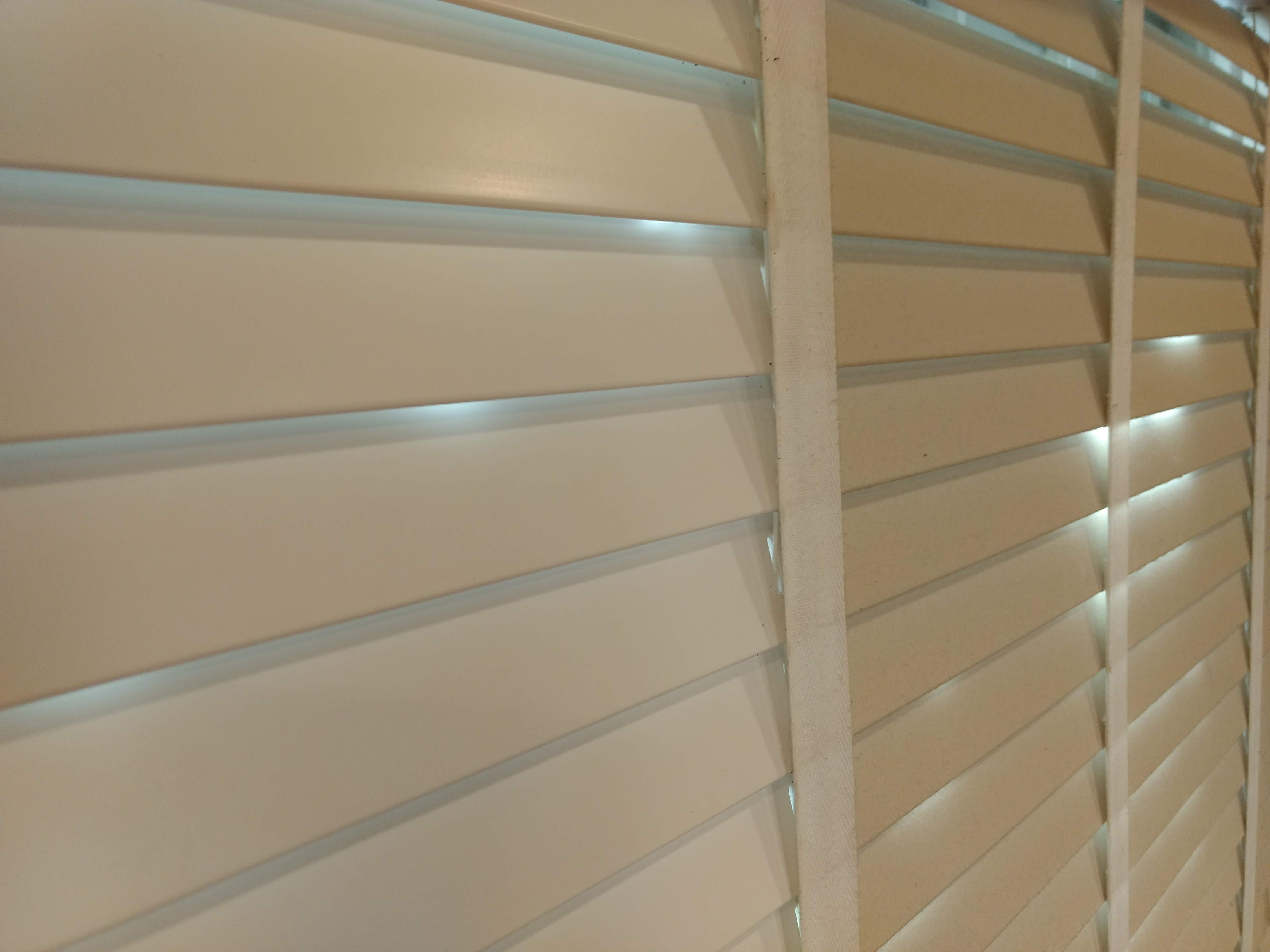 How to Clean Wooden Blinds
